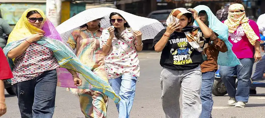 पंजाब में मानसून की सुस्त रफ्तार, गर्मी का प्रकोप… फरीदकोट में तापमान 42.8 डिग्री, 29 जून तक बारिश की संभावना