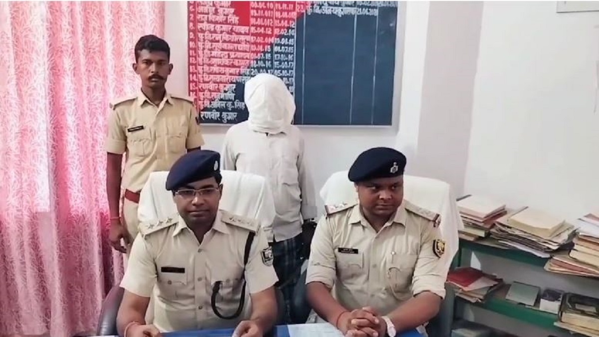 Saharsa News :  सहरसा में हथियार के साथ व्यक्ति गिरफ्तार, आर्म्स एक्ट के तहत मामला दर्ज