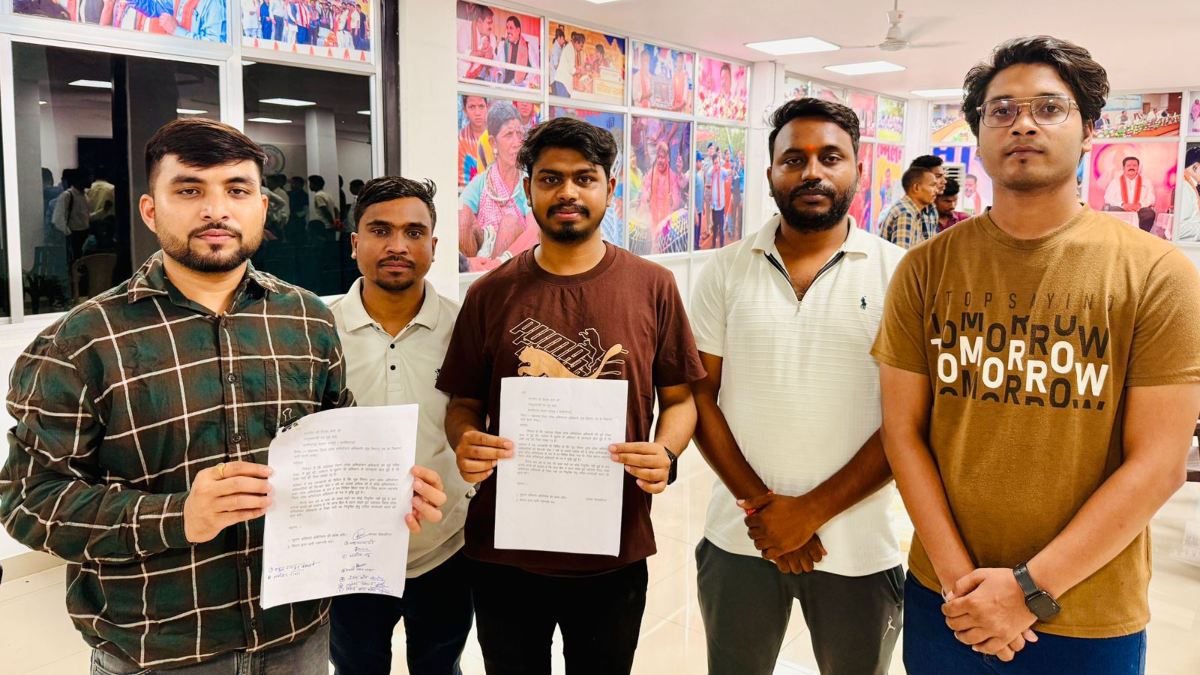 CG News : सहायक जिला लोक अभियोजन के रिक्त पदों पर भर्ती की मांग, अभ्यर्थियों ने डिप्टी सीएम शर्मा से की मुलाकात…