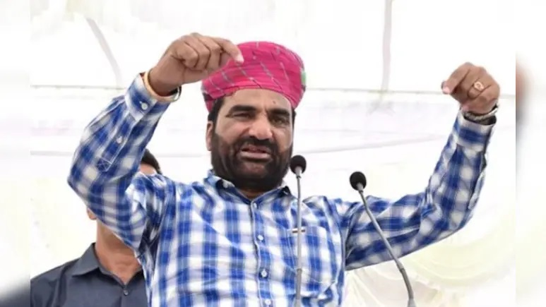 Rajasthan Politics: जयपुर में सीएम आवास कूच से पहले हनुमान बेनीवाल सहित 5 को पुलिस का नोटिस, डॉ. राकेश बिश्नोई मामले में आंदोलन तेज