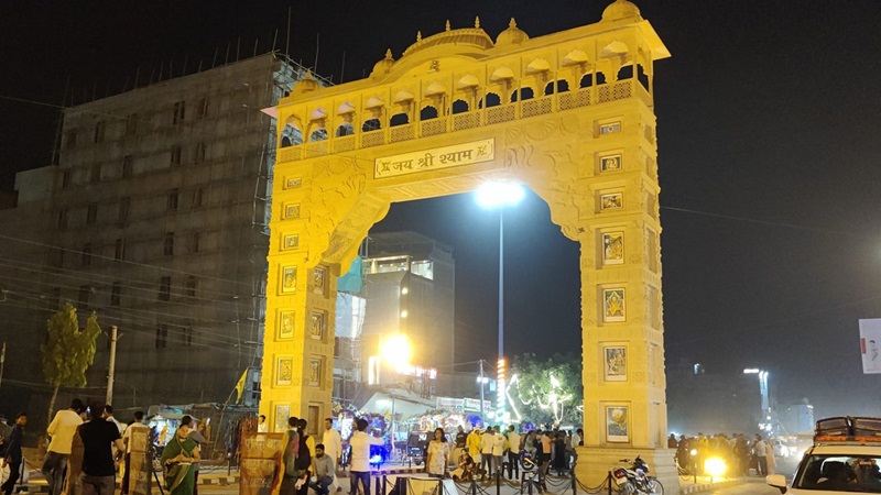 Rajasthan News: खाटू श्याम दर्शन के लिए आईं लड़कियों का नहाते वक्त बनाया वीडियो