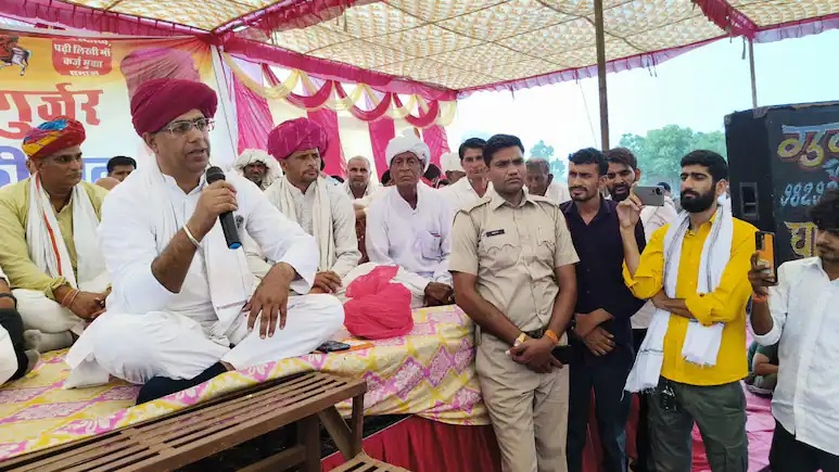 Rajasthan News: राजस्थान में गुर्जर आरक्षण आंदोलन फिर गरमाया, विजय बैंसला ने दी चेतावनी- अब वार्ता बंद कमरों में नहीं, समाज के बीच होगी