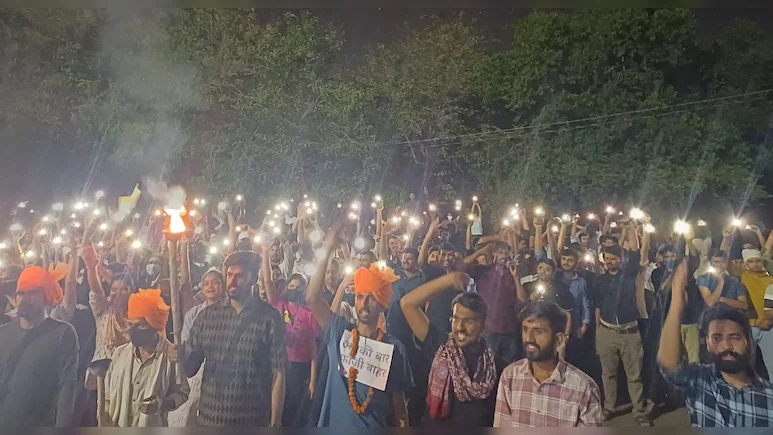 Rajasthan News: 4 दिन से भूखे-प्यासे धरने पर बैठे अभ्यर्थी, 3 की बिगड़ी तबीयत; परीक्षा स्थगन की मांग पर अड़े छात्र