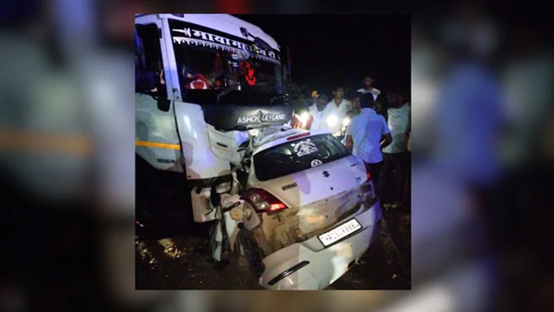 Rajasthan News: हनुमानगढ़ में भीषण सड़क हादसा, ट्रक से टकराई कार, तीन युवकों की दर्दनाक मौत