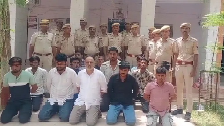 Rajasthan News: विधायक की योग तस्वीरों पर अभद्र टिप्पणी, पोकरण थाने के बाहर हंगामा, 6 गिरफ्तार, 7 हिरासत में