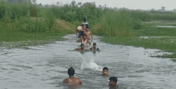 Bihar News: बांका में हुआ दर्दनाक हादसा, मेला देखने जा रही 4 बच्ची नदी पार करते समय डूबी, 2 की मौत, 2 की हालत गंभीर 