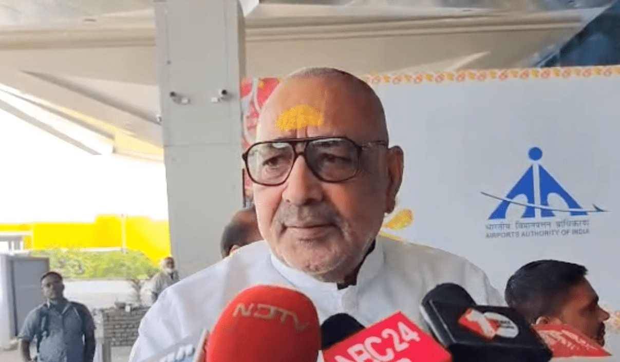 Bihar News: गिरिराज सिंह ने लालू यादव पर बोला हमला, कहा- ‘लालू यादव मगरमच्छ है’
