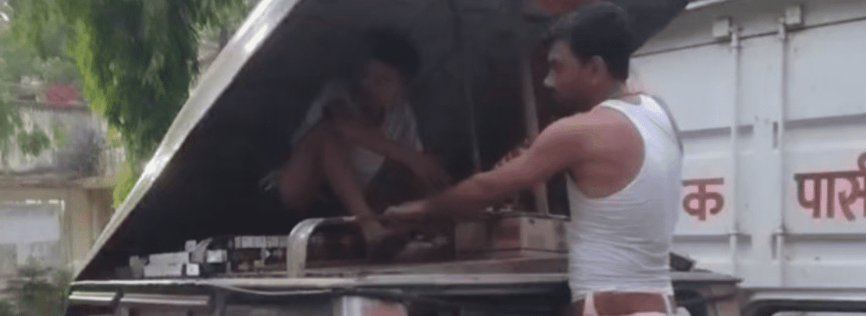 शराब तस्करी का नया तरीका! बोलेरो की छत और फर्श में बने गुप्त खानों से 1392 टेट्रा पैक शराब बरामद