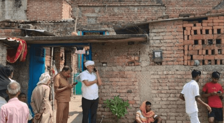 Bihar News: सगाई टूटने से परेशान युवक का पेड़ से लटकता मिला शव, इलाके में फैली सनसनी