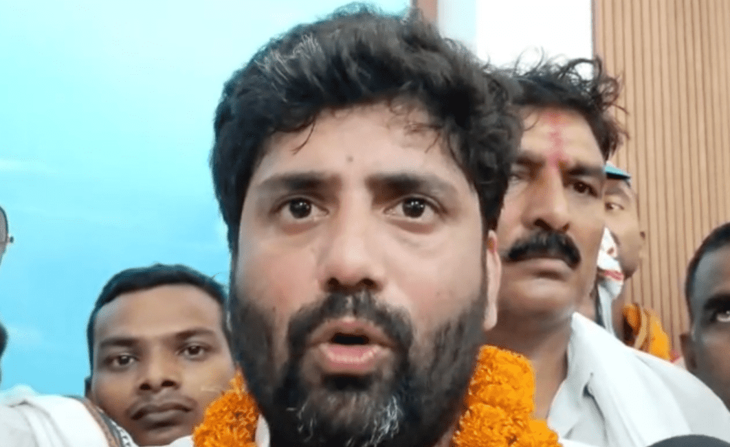 Bihar News: कांग्रेस सांसद अनिल कुमार यादव ने नीतीश सरकार पर बोला हमला, कहा- ‘बिहार से बड़ी संख्या में पढ़े लिखे युवा उनके राज्य में जाकर छोटी-मोटी मजदूरी करते हैं’