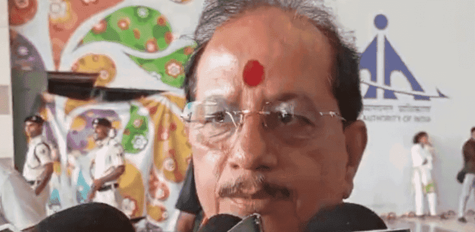 Bihar News: विजय सिन्हा ने लालू यादव पर बोला हमला, कहा- ‘लालू प्रसाद यादव अंतिम पायदान पर बैठे हैं और यह जंगलराज यूनिवर्सिटी के प्रिंसिपल है’