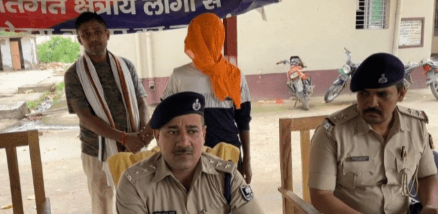 Bihar News: दूसरे को फंसाने के लिए ई-रिक्शा में रखा हथियार, फिर दी पुलिस को सूचना, खुद फंसा शातिर, अब जाना होगा जेल