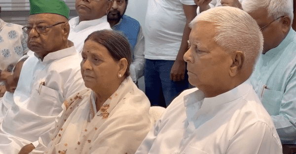 Bihar News: नेता प्रतिपक्ष तेजस्वी यादव ने दिया बड़ा बयान, कहा- ‘सिर्फ लालू यादव ने नामांकन किया है, तो निश्चित तौर पर वही राष्ट्रीय अध्यक्ष होंगे’