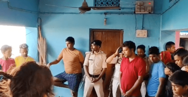Bihar News: मंदिर के पुजारी की चाकू से गोदकर की हत्या, इलाके में फैली सनसनी