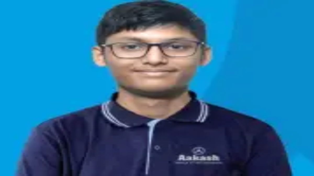 NEET UG Result 2025: नीट यूजी रिजल्ट में इंदौर के उत्कर्ष अवधिया की देश में आई सेकेंड रैंक, उज्जैन का गौरव बना मोहित भारती, 75 कैंडिडेट्स का रुका परिणाम  