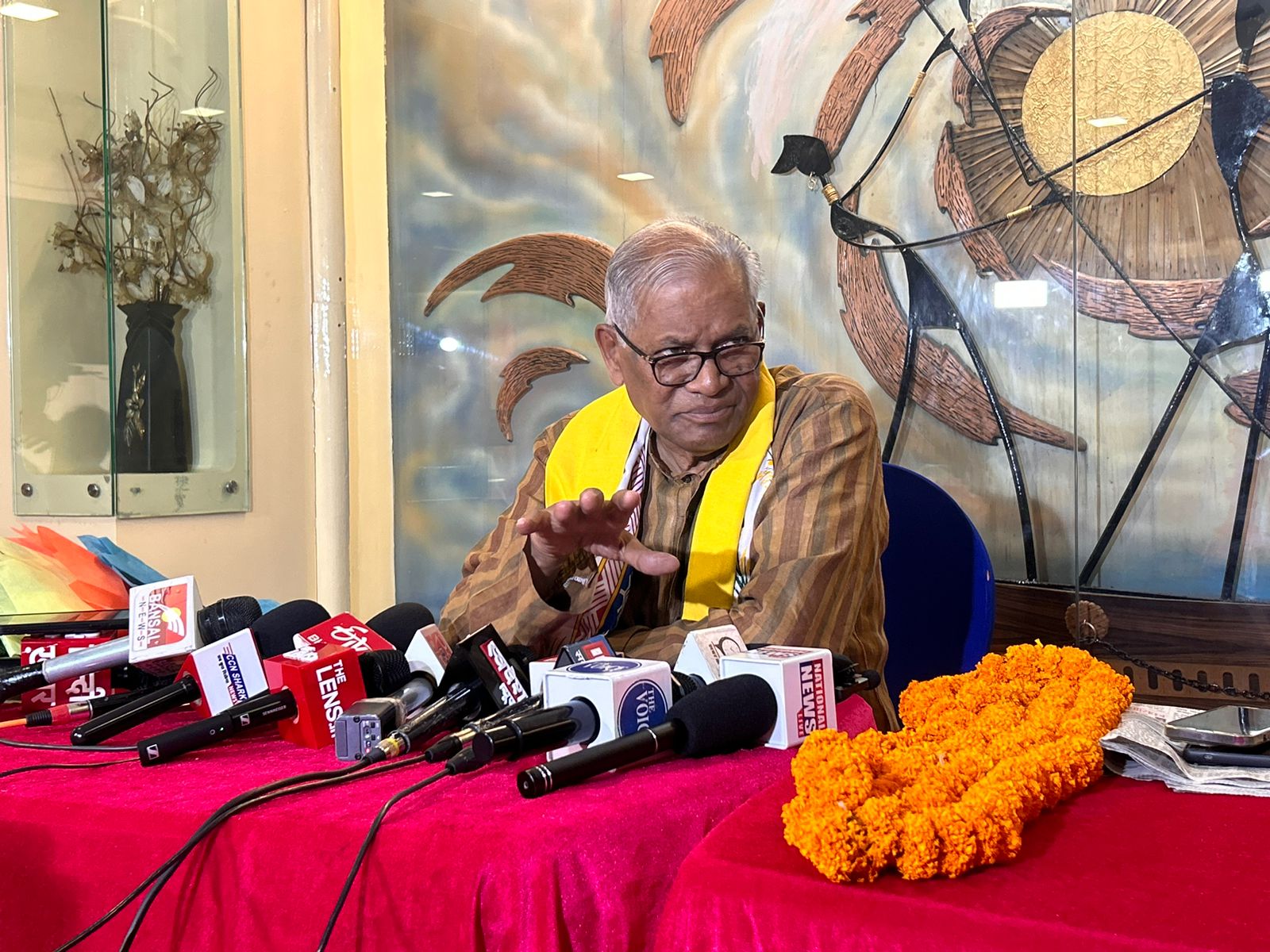 RSS के कार्यक्रम से लौटे आदिवासी नेता अरविंद नेताम कहा- पहले डीलिस्टिंग के विरोध में थे लेकिन अब धर्मांतरण को रोकने इसके लिए हमने सहमति दी है