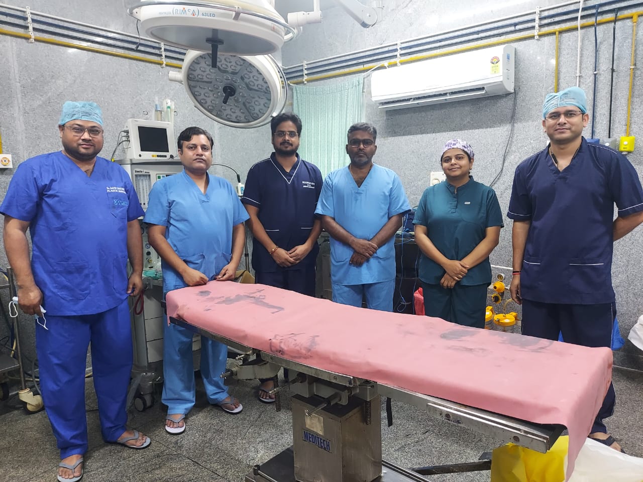 CG NEWS: अंबेडकर अस्पताल में कैंसर मरीज की दुर्लभ सर्जरी, 50 वर्षीय मरीज को मिला नया जीवन