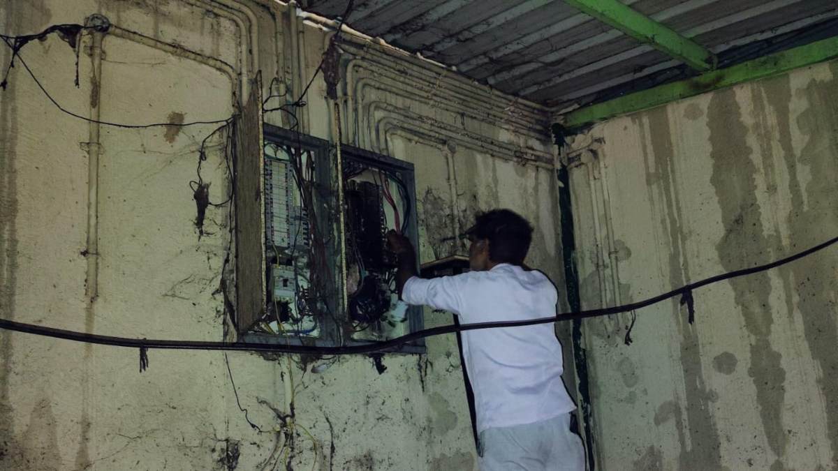कमला राजा अस्पताल में लगी आगः MCB में आग लगने से बिजली हुई गुल, ICU में भर्ती 8 बच्चों को किया शिफ्ट, 3 महीने में आगजनी की यह चौथी घटना