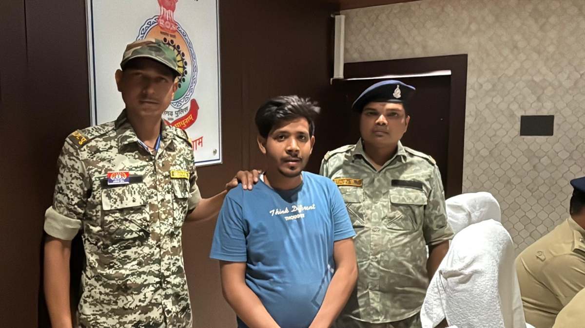 Cyber Fraud : माता-पिता और खुद के 18 बैंकों खातों को कमीशन पर देता था युवक, अबतक हुआ 1.5 करोड़ का ट्रांजेक्शन, पुलिस ने किया गिरफ्तार