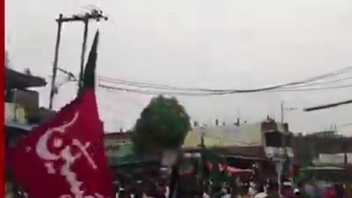 मोहर्रम जुलूस के दौरान करंट लगने से युवक की मौत, कई लोग घायल, प्रशासन पर लापरवाही का आरोप