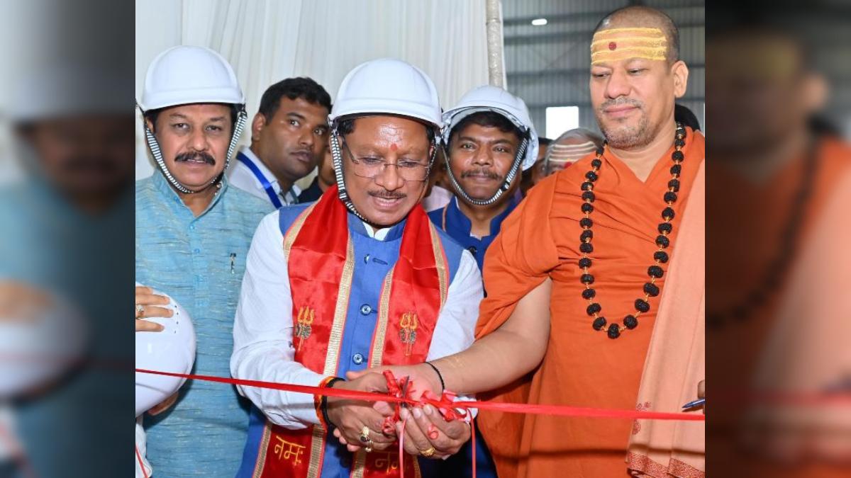 फॉरेस्ट टू फार्मेसी मॉडल को साकार करने की दिशा में सरकार की ऐतिहासिक पहल, CM साय ने पाटन में मध्य भारत के सबसे बड़े आयुर्वेदिक औषधि प्रसंस्करण केंद्र और केंद्रीय भंडार गृह परिसर का किया लोकार्पण