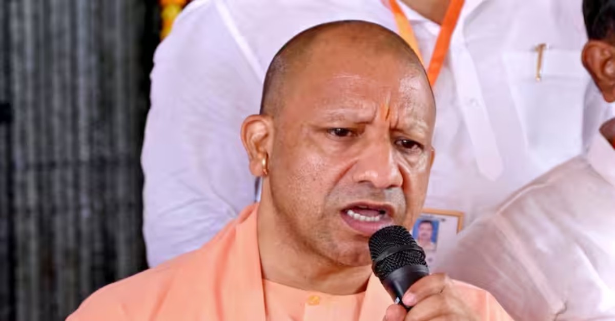 ‘निर्माण कार्य को शीघ्र पूर्ण करें…’, CM योगी ने पर्यटन सुविधा केन्द्र का किया स्थलीय निरीक्षण, गौशाला में गायों को खिलाया गुड़