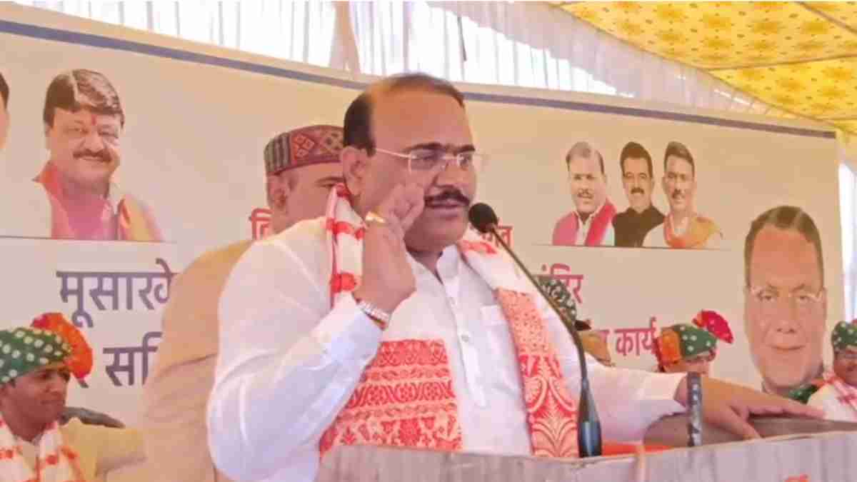 BJP नेता ने ‘नाग देवता’ से की कांग्रेस की तुलना, कहा- सिर्फ चुनाव में बिल से निकलते हैं, देखें Video