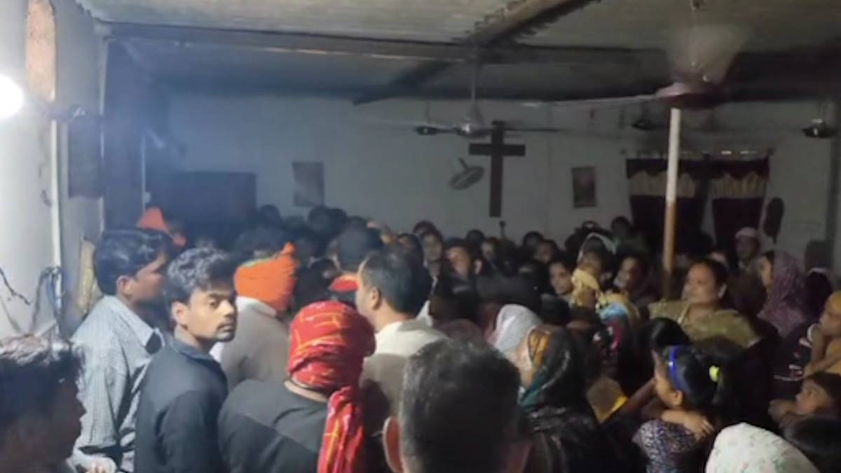 राजधानी में धर्मांतरण!, पास्टर के साथ चार के खिलाफ एफआईआर, हंगामे पर डेढ़ सौ से ज्यादा लोग हिरासत में…