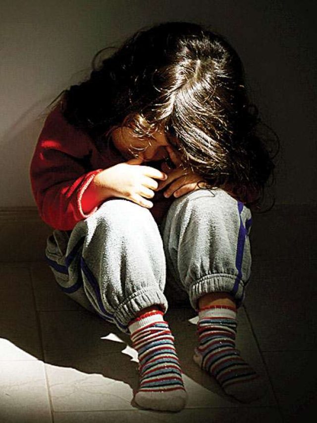 नेत्रहीन युवती से 3 साल तक रेप करते रहे पिता और दोनों भाई, मां ने करवाया गर्भपात ; इस राज्य से सामने आई इंसानियत शर्मसार करने वाली दर्दनाक कहानी
