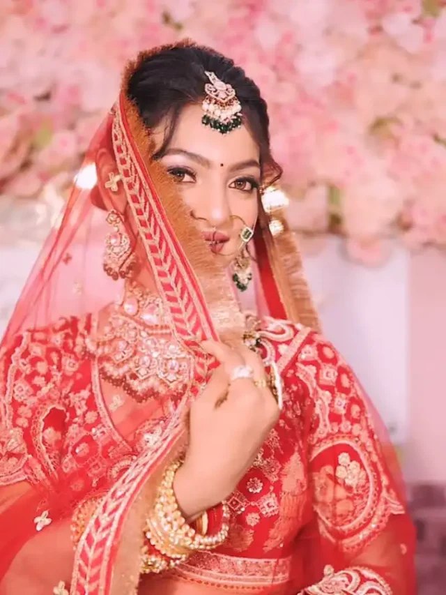 बेहद खूबसूरत दिखने लगीं हैं ‘Monalisa’: पहचानना हुआ मुश्किल, देखिये फोटोज