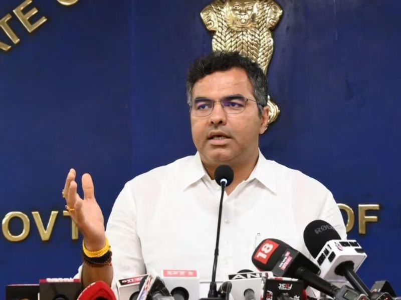 Delhi Water Bill: दिल्ली के जल मंत्री प्रवेश वर्मा का बड़ा ऐलान, कहा – महंगे पानी के बिल पर 90% तक छूट, एक हफ्ते में लागू होगी योजना