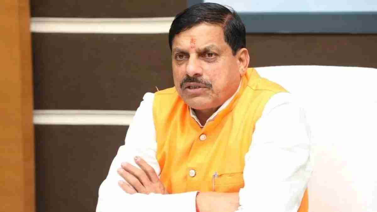 पुलिस आरक्षक भर्ती परीक्षा-2023 फर्जीवाड़ा: CM डॉ. मोहन ने दिए सख्त कार्रवाई के निर्देश, सॉल्वर ने असली परीक्षार्थियों की जगह दिया था एग्जाम