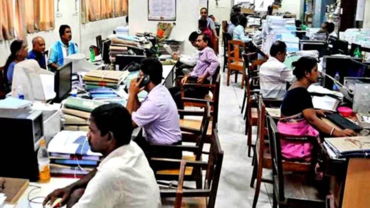 MP के सरकारी कर्मचारियों के लिए जरूरी खबर: जल्द कर लें ये काम, वरना नहीं मिलेगी सैलरी, GAD ने 2 दिन का दिया समय