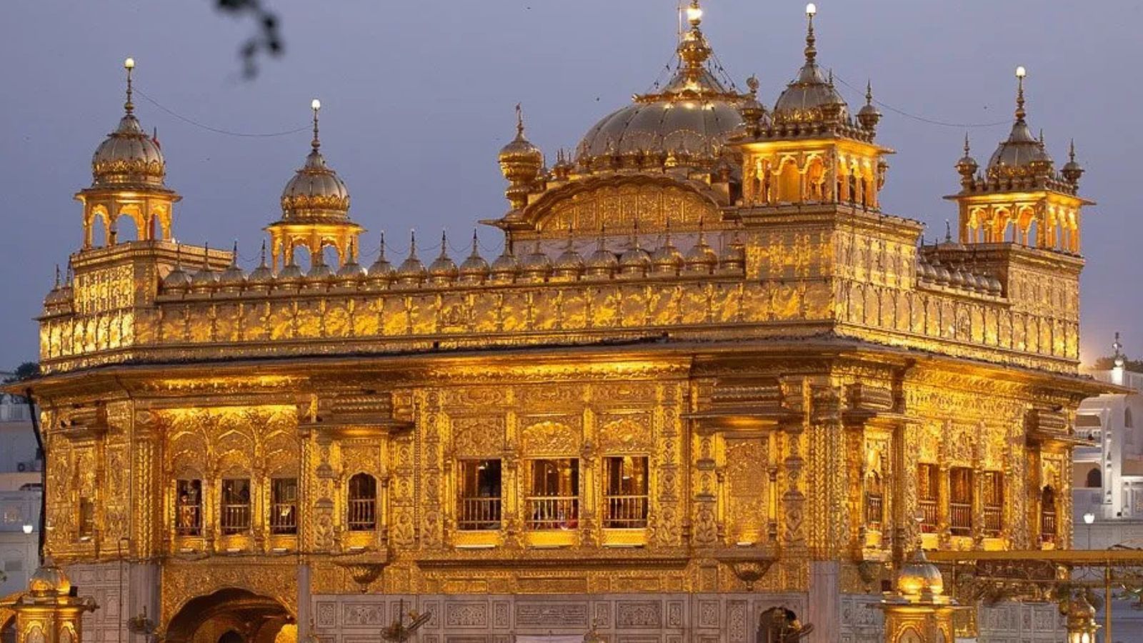 गोल्डन टेंपल में बेअदबी का मामला आया सामने