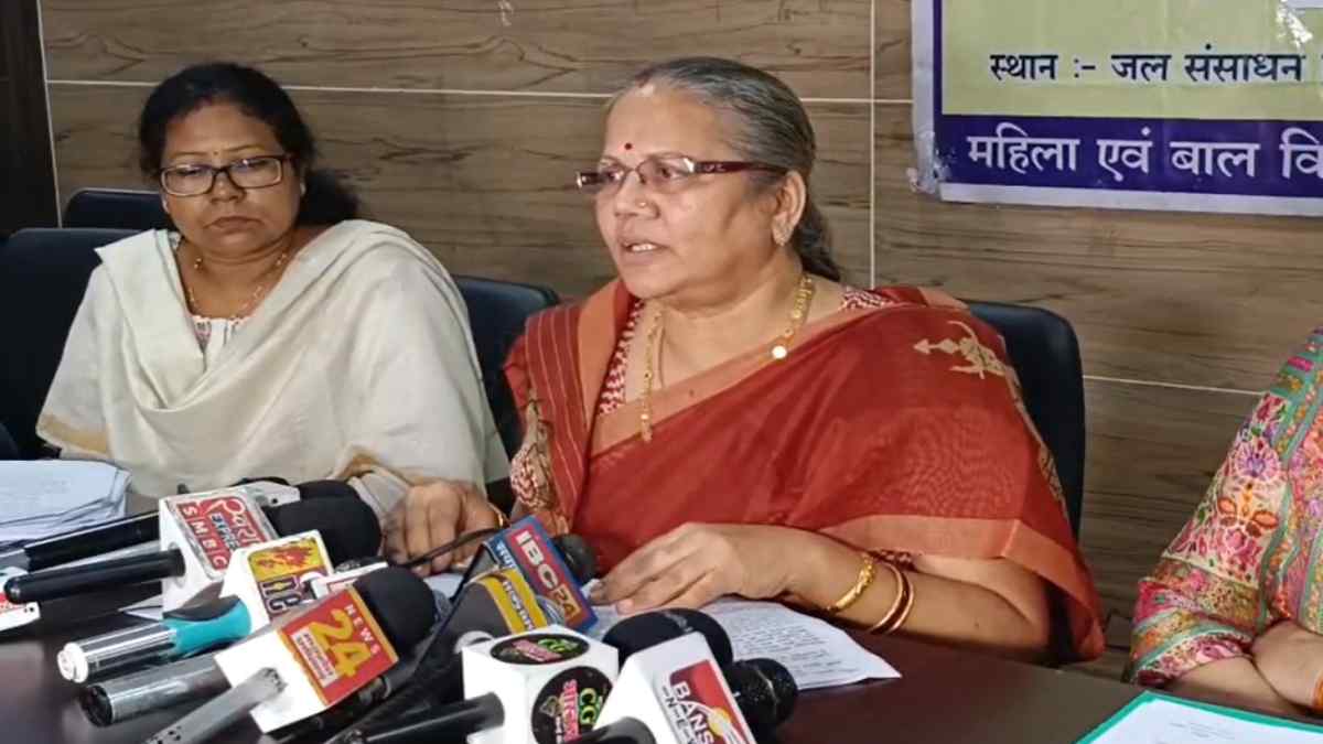महिला आयोग की अध्यक्ष ने कहा – अपराध केवल पुरुष ही नहीं महिलाएं भी करती हैं, लव जिहाद पर कही ये बात…