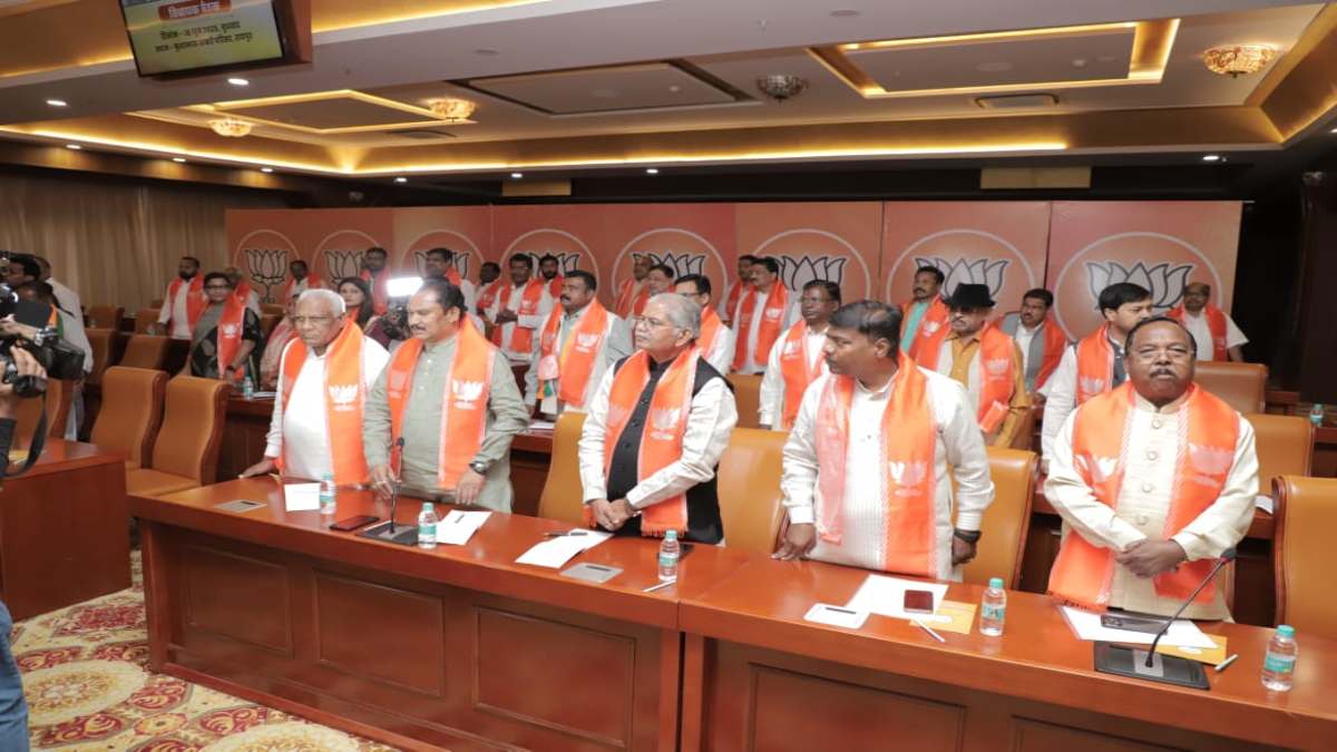 आगामी कार्यक्रमों के लिए भाजपा में बैठकों का दौर : योग दिवस, श्यामाप्रसाद मुखर्जी बलिदान दिवस, आपातकाल की 50वीं बरसी पर प्रदेशभर में होंगे आयोजन, BJP ने बनाई कार्यक्रमों की रूपरेखा