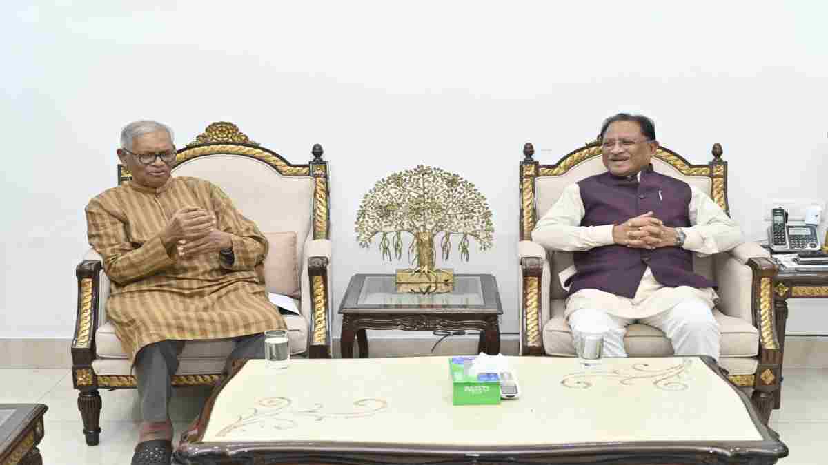 मुख्यमंत्री साय ने पूर्व केंद्रीय मंत्री अरविंद नेताम से की भेंट, RSS मुख्यालय में संबोधन को बताया गौरव की बात