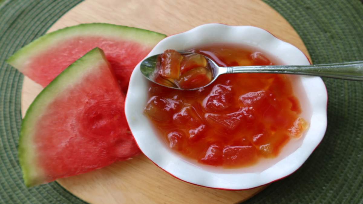 Watermelon Peel Jam: तरबूज के छिलकों से घर पर आसानी से बनाएं टेस्टी और हेल्दी जैम, देखें बनाने की विधि…