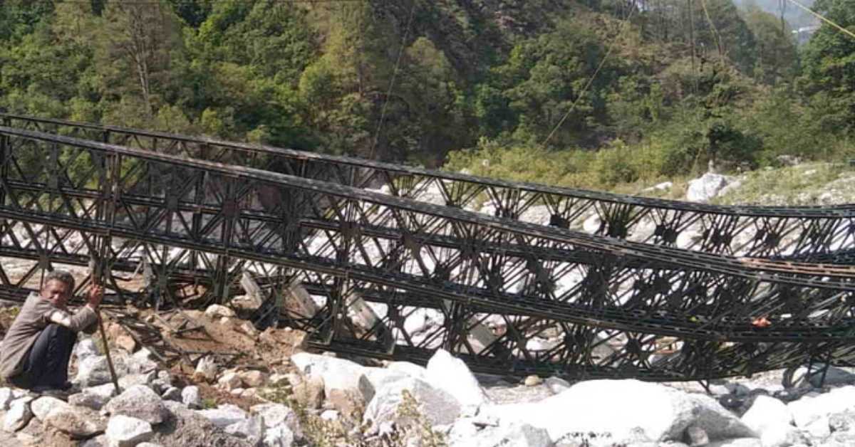 थराली में निर्माणाधीन पुल क्षतिग्रस्त, 3 इंजीनियर्स पर गिरी निलंबन की गाज