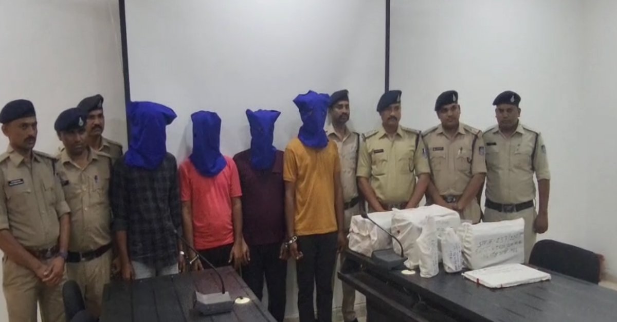 पुलिस आरक्षक भर्ती में फर्जीवाड़ा: ऑपरेटर, आधार सेवा केंद्र संचालक समेत चार आरोपी गिरफ्तार, 4 की तलाश जारी