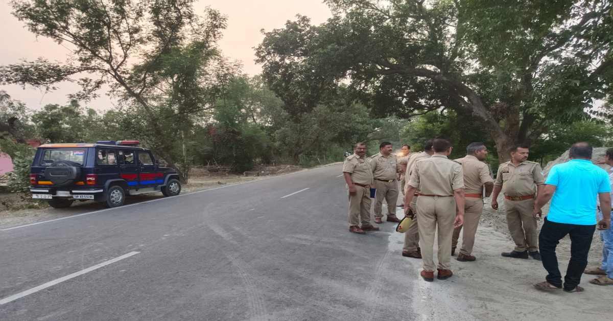 UP में खाकी का खौफ खत्म! दिनदहाड़े बदमाशों ने दिया लूट की वारदात को अंजाम, 10 लाख रुपए से भरा बैग ले उड़े लुटेरे