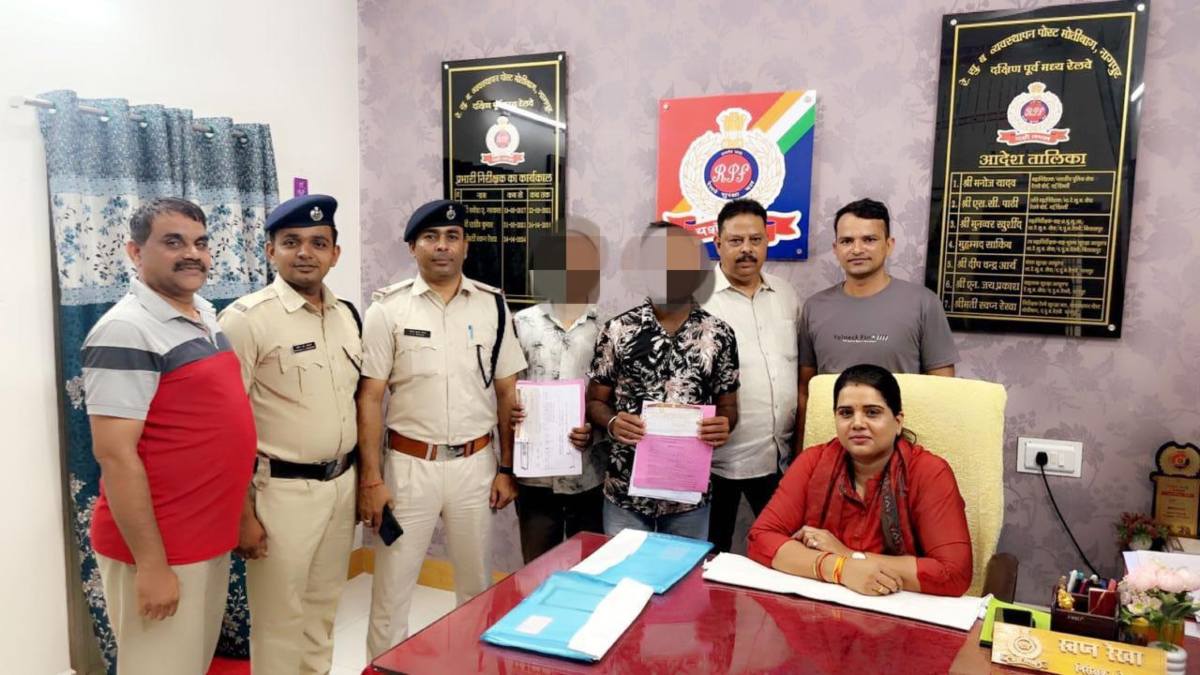 टिकट दलालों पर रेलवे की कार्रवाई, अवैध तत्काल Ticket बेचने वाले 2 आरोपी गिरफ्तार…