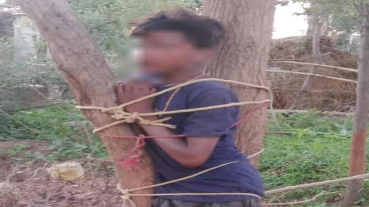 शर्मसार होती रही मानवता, बाल श्रम निषेध दिवस के दिन किसान ने नाबालिग को पेड़ से बांधकर बेरहमी से पीटा, पढ़िए पूरी खबर…