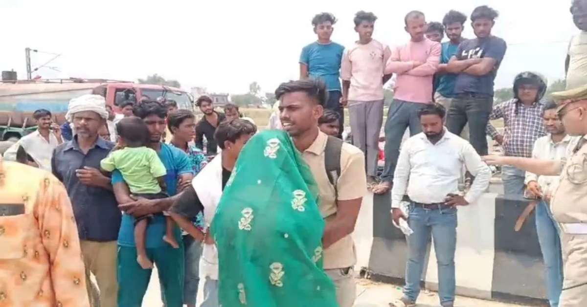 अजी जाओ न मिठाई ले आओ…पति को भेजकर आशिक के साथ भाग रही थी नई नवेली पत्नी, हसबेंड ने दौड़ाकर पकड़ा तो दोनों ने…