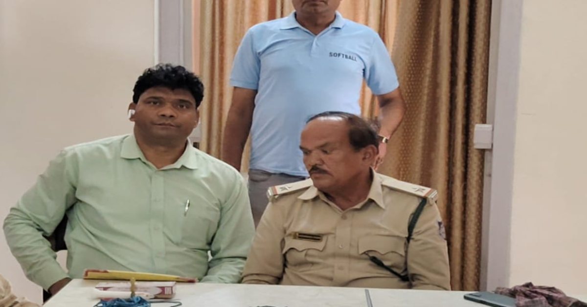 घूसखोर डिप्टी रेंजर गिरफ्तार: लोकायुक्त ने रंगे हाथों दबोचा, इस काम के बदले उप सरपंच से की थी 15 हजार की डिमांड