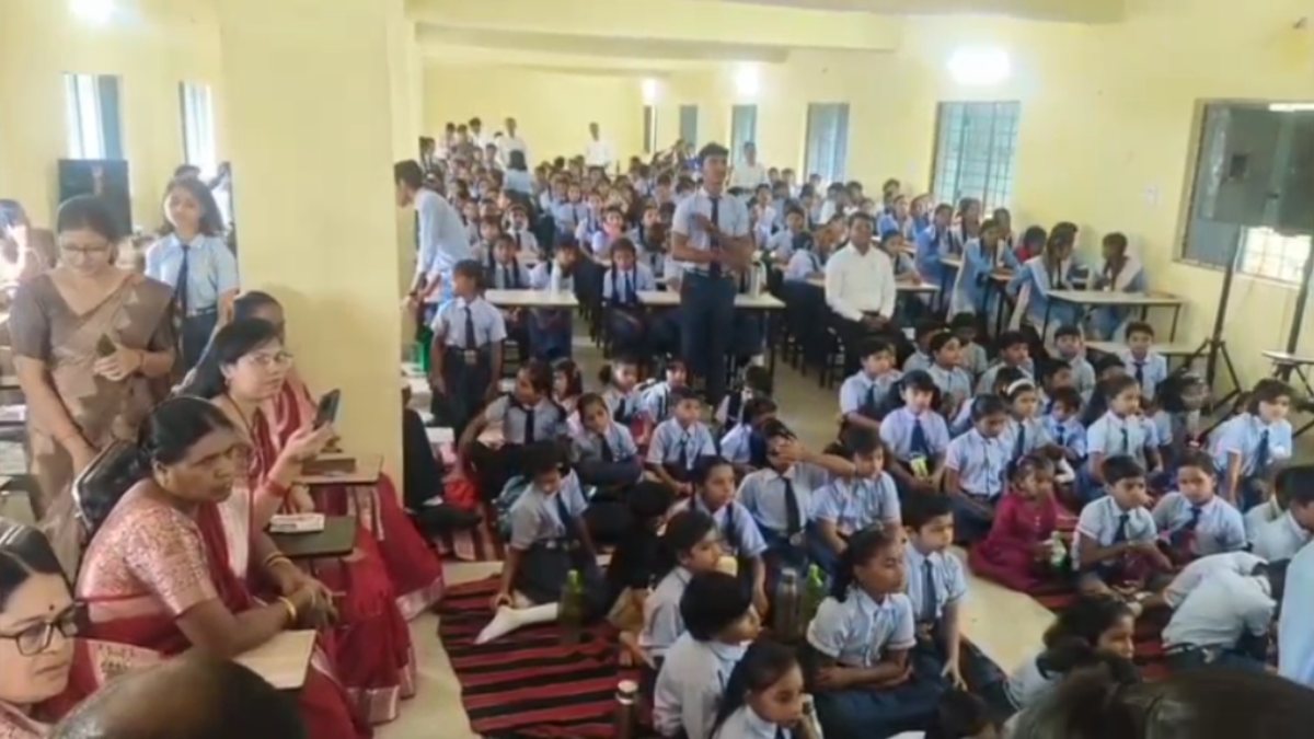 बड़ी लापरवाही: बिना परीक्षा में बैठे पास हो गए छात्र, स्कूलों ने दिया सर्टिफिकेट, कांग्रेस विधायक ने की जांच की मांग…