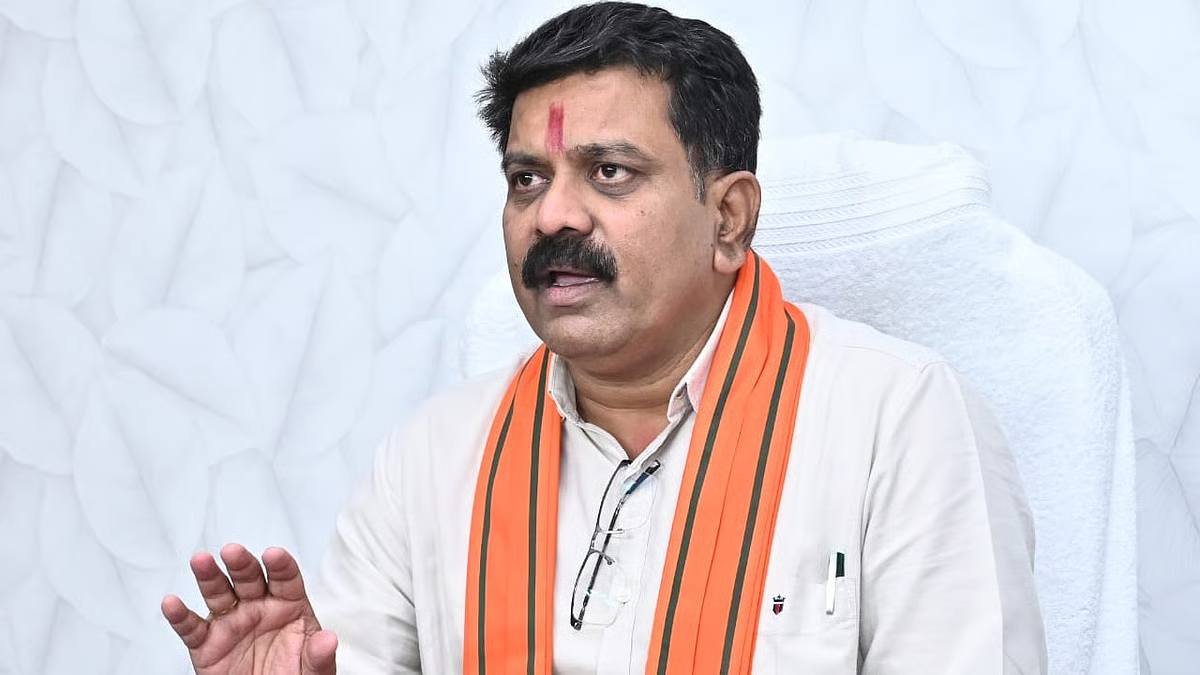 केंद्रीय गृह मंत्री अमित शाह का छत्तीसगढ़ दौरा: डिप्टी सीएम शर्मा बोले- आज का दिन प्रदेश के क्रिमिनल जस्टिस सिस्टम के लिए साबित होगा मील का पत्थर…