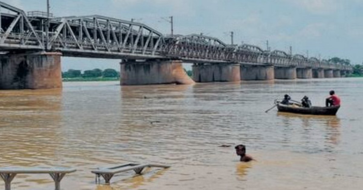 बढ़ने लगा गंगा और यमुना का जलस्तर, 24 घंटे की जा रही मॉनिटरिंग, जल पुलिस और SDRF की टीम तैनात
