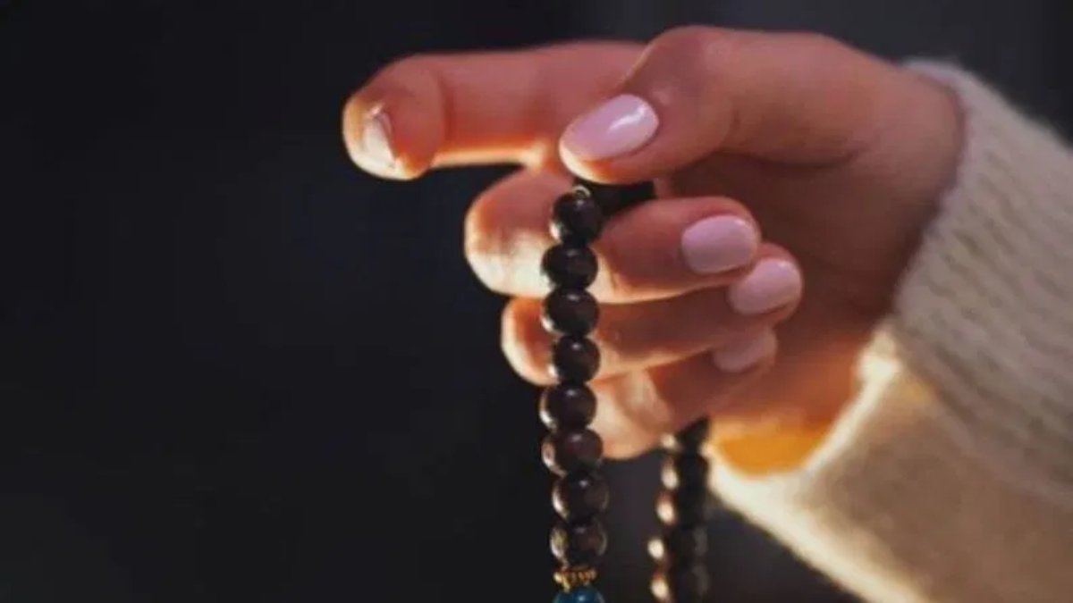 गुप्त मंत्रों का रहस्य: कुछ शब्द केवल आत्मा को सुनाने के लिए होते हैं, दुनिया को नहीं