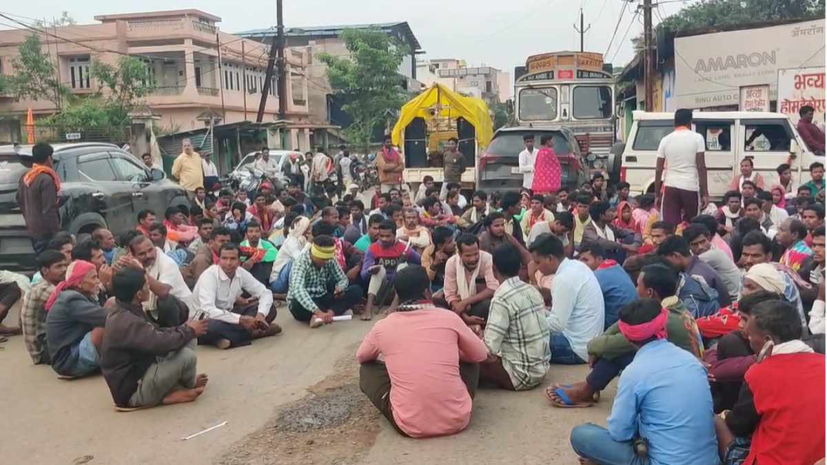 बस्तर में सड़क पर उतरे ग्रामीण, मत्तांतरित लोगों पर खेती करने से रोकने का लगाया आरोप